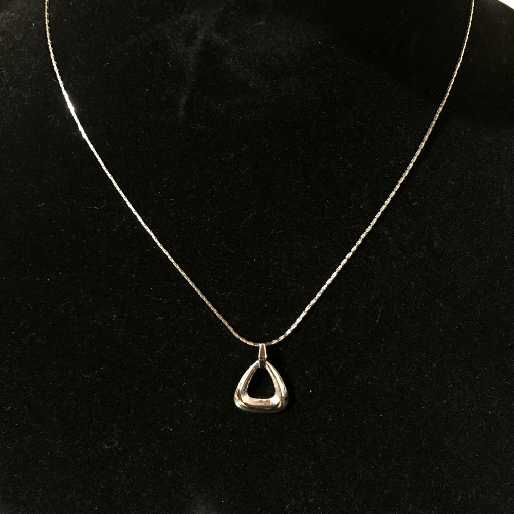 16 in silver chain with pendant